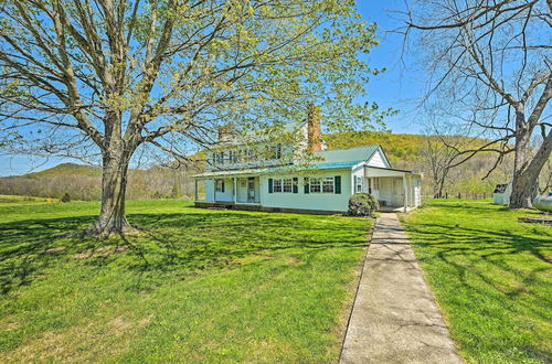 Photo 18 - Renovated KY Farmhouse Retreat w/ Pasture Views