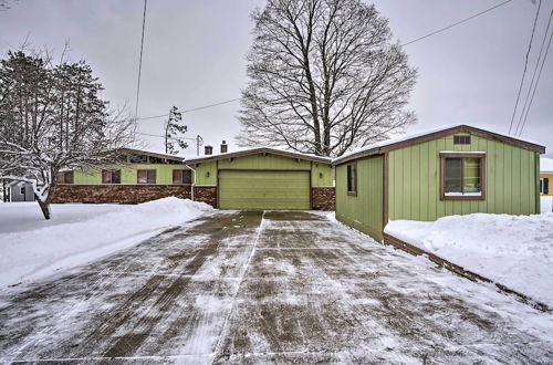 Photo 14 - Spacious Cottage on Crooked Lake w/ Deck & Dock