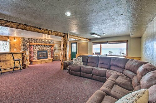 Foto 11 - Bright Bear Lake Lodge w/ Hot Tub + Game Room