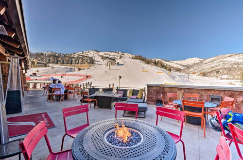 Photo 6 - Spacious Ski In/ Ski Out Condo w/ Fireplace & View