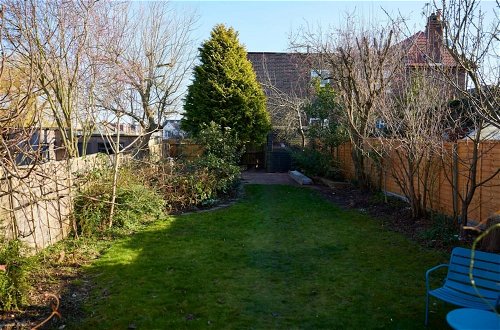 Foto 36 - The Barnet Escape - Exquisite 4bdr House With Garden Patio