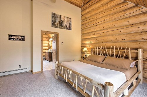 Foto 9 - Secluded, Luxury Lodge < 15 Mi to Boyne Mountain