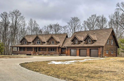 Photo 39 - Secluded, Luxury Lodge < 15 Mi to Boyne Mountain