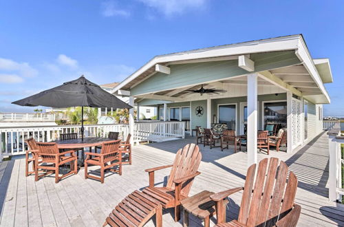 Photo 31 - Charming Galveston Home w/ Waterfront Deck