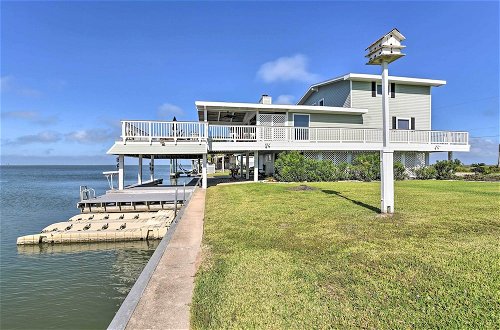 Photo 12 - Charming Galveston Home w/ Waterfront Deck