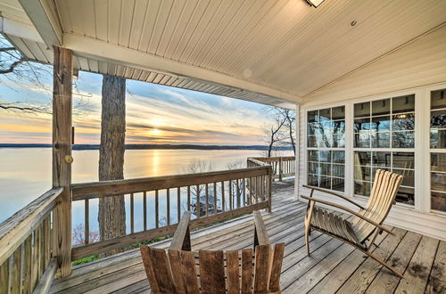 Photo 9 - Peaceful Big Sandy Home w/ Deck on Kentucky Lake