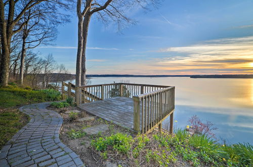 Photo 3 - Peaceful Big Sandy Home w/ Deck on Kentucky Lake