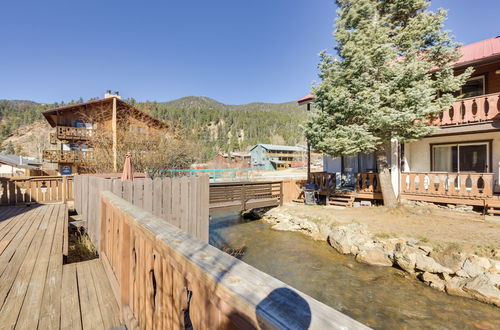 Photo 13 - Stunning Red River Retreat Next to Ski Lift