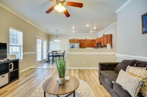 Photo 28 - Charming Greensboro Townhouse With Back Patio