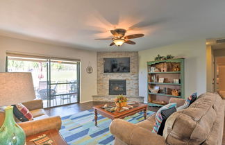 Foto 1 - Bright Ruidoso Condo w/ Deck & Golf Course Views