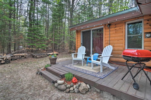 Foto 26 - Rustic Cabin on Au Sable River w/ Fire Pit & Dock