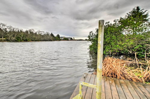 Photo 3 - Modern Ocean Shores Getaway With Dock