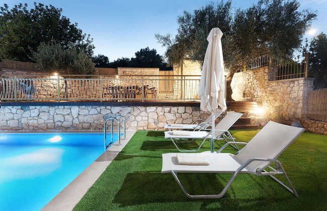 Villa Excesio - With Private Pool - Photo 45