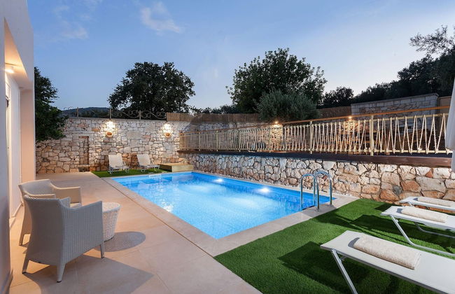 Villa Excesio - With Private Pool - Photo 15