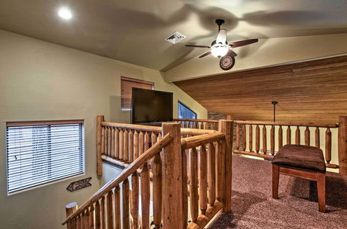 Photo 6 - Mountain Cabin Retreat W/game Room, Patio & Views