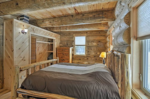 Foto 19 - Custom Log Cabin w/ Deck & 45 Acres by Pine River