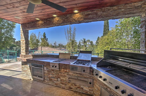 Foto 30 - Lavish El Cajon Home W/grill Station+3 Decks