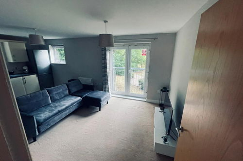 Photo 3 - Stunning 2-bed Apartment in Crawley