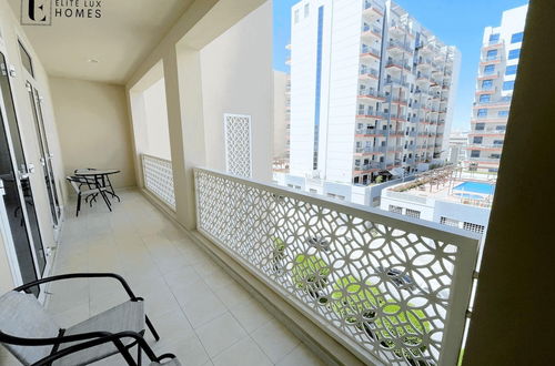 Photo 6 - Elite LUX Holiday Homes - Beautiful Escape 2BR Direct Metro Access in Al Furjan Dubai