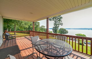 Foto 1 - Kentucky Lake Getaway w/ Lookout Deck, Water View