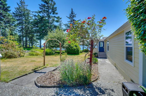 Photo 9 - Cozy Langley Retreat: Water Views & Beach Access