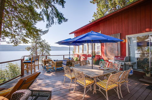 Foto 7 - Lakefront Bliss: Coeur D'alene Cabin w/ Dock