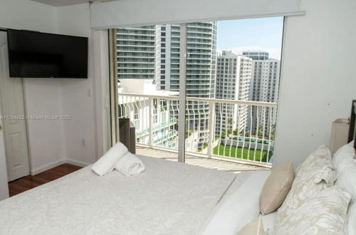 Foto 26 - Modern Brickell Condo With Amazing Bay Views