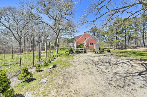 Photo 21 - Peaceful Chilmark Farmhouse by Menemsha Beach