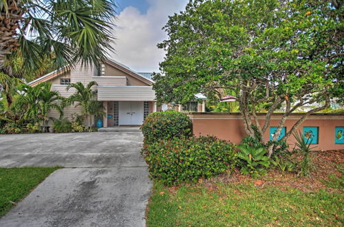 Photo 5 - Large Pompano Home W/pool: Walk to Private Beach