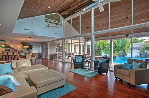 Photo 1 - Large Pompano Home W/pool: Walk to Private Beach