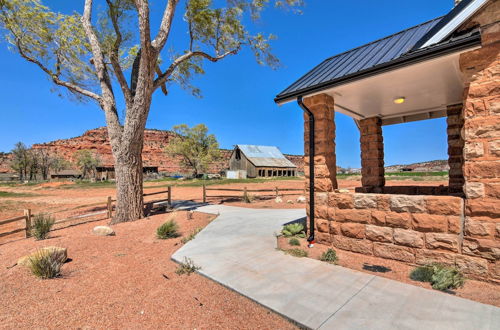 Photo 6 - Modern Ranch House w/ Fire Pit & Valley Views