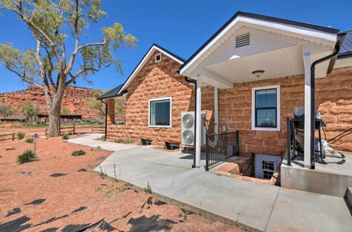 Photo 4 - Modern Ranch House w/ Fire Pit & Valley Views