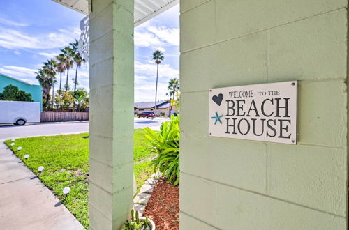 Foto 15 - Cute & Cozy Florida Duplex: Walk to Beaches