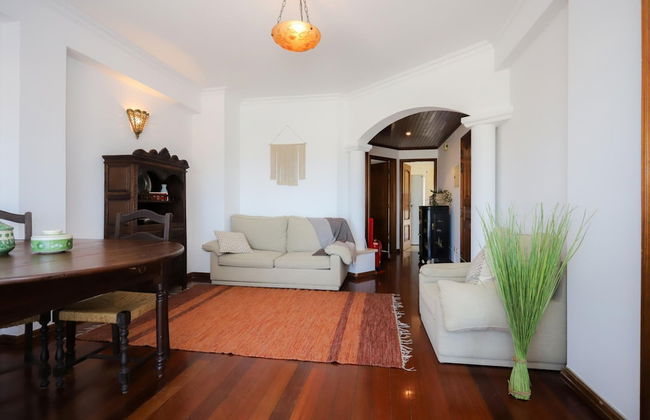 Sea View Apartment by Rent4all - Foto 13