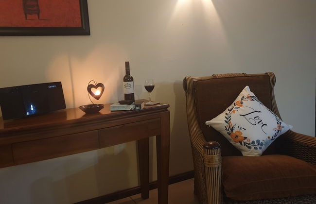 Villa - Sleeps 7 - Pets Ok - Pool - Parking - Photo 12