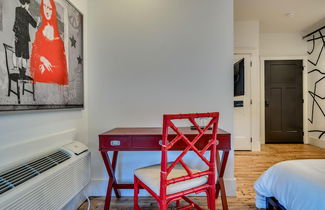 Photo 2 - Private Suite in Historic Austin B&b: Sleeps 2