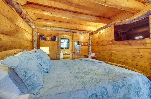 Foto 10 - Smoky Mountain Vacation Rental Cabin w/ Hot Tub