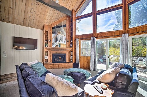 Photo 17 - Lake Arrowhead Cabin w/ Game Room + Hot Tub