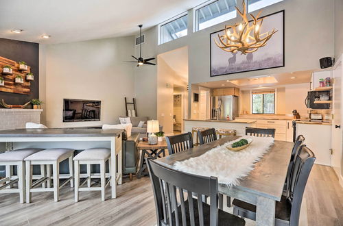 Photo 16 - Modern-chic Sunriver Home: Ski, Hike & Fish