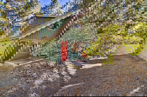 Foto 2 - Cozy Sugarloaf Cabin w/ Private Deck & Yard