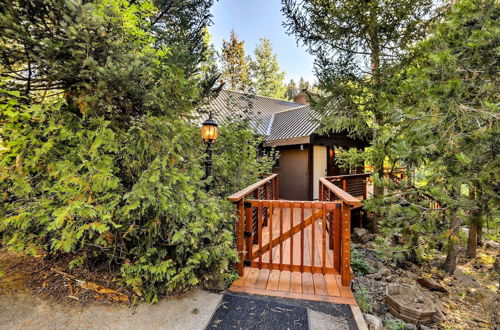 Photo 4 - Quiet Truckee River Cabin w/ Deck & Stunning View