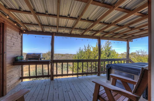 Foto 12 - Rocky Ridge Cedar Cabin With Hot Tub & Amazing Views