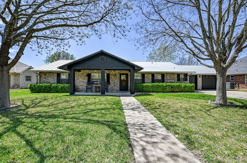 Photo 37 - Wow! Exceptional House With Inviting Fire Pit