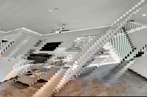 Foto 15 - Stunning Luxury Home on Lake Lbj!