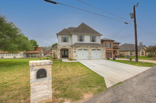 Photo 42 - Stunning Luxury Home on Lake Lbj