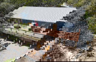 Foto 1 - Texas Charm Cottage - 1 Block From the Lake & Hill Country Views