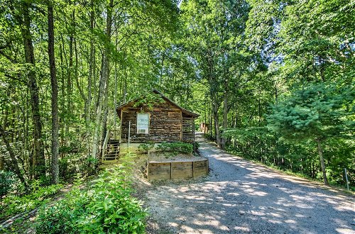 Photo 6 - Cozy The Woodshop Cabin w/ Deck & Forest Views