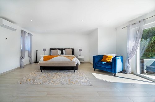 Foto 39 - Luxury Almancil Villa by Ideal Homes
