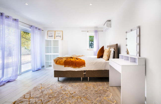 Luxury Almancil Villa With Heated Pool by Ideal Homes - Foto 50
