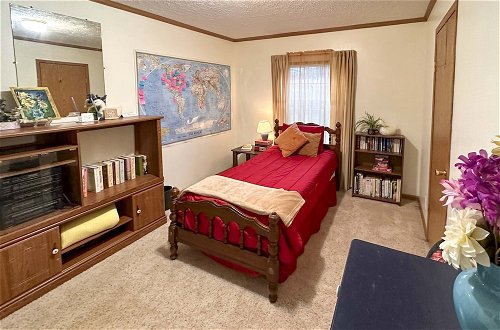 Photo 14 - Warm & Inviting Family Home - 2 Mi to Golf Course